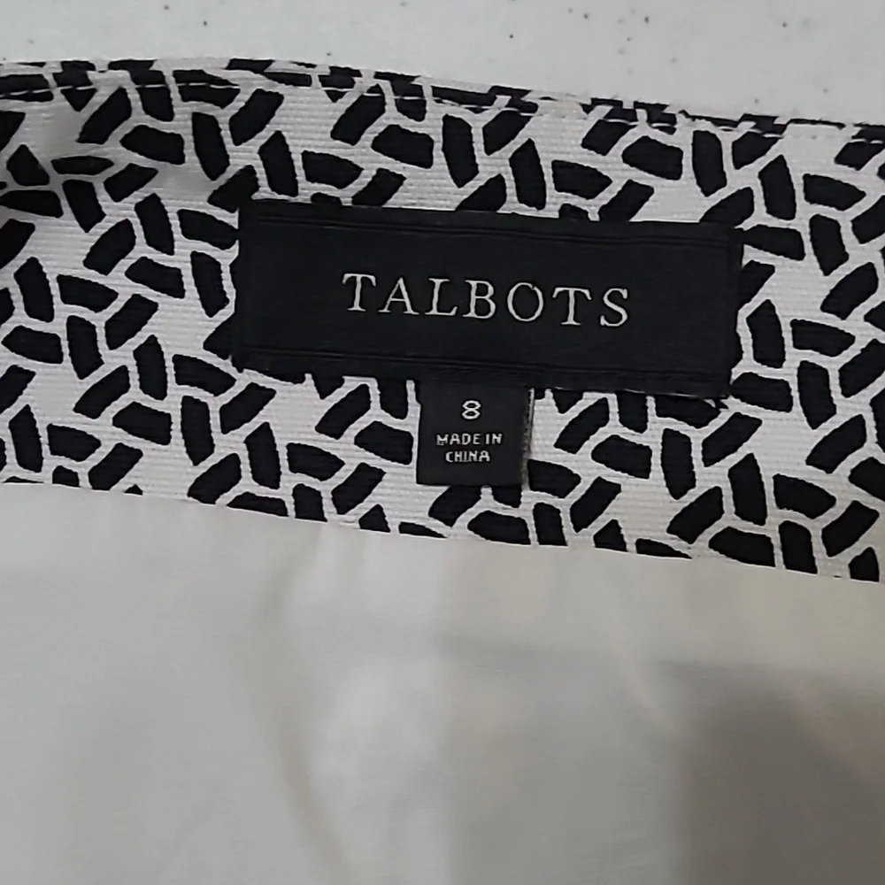 Talbots Black & White Skirt with Scalloped hem size 8